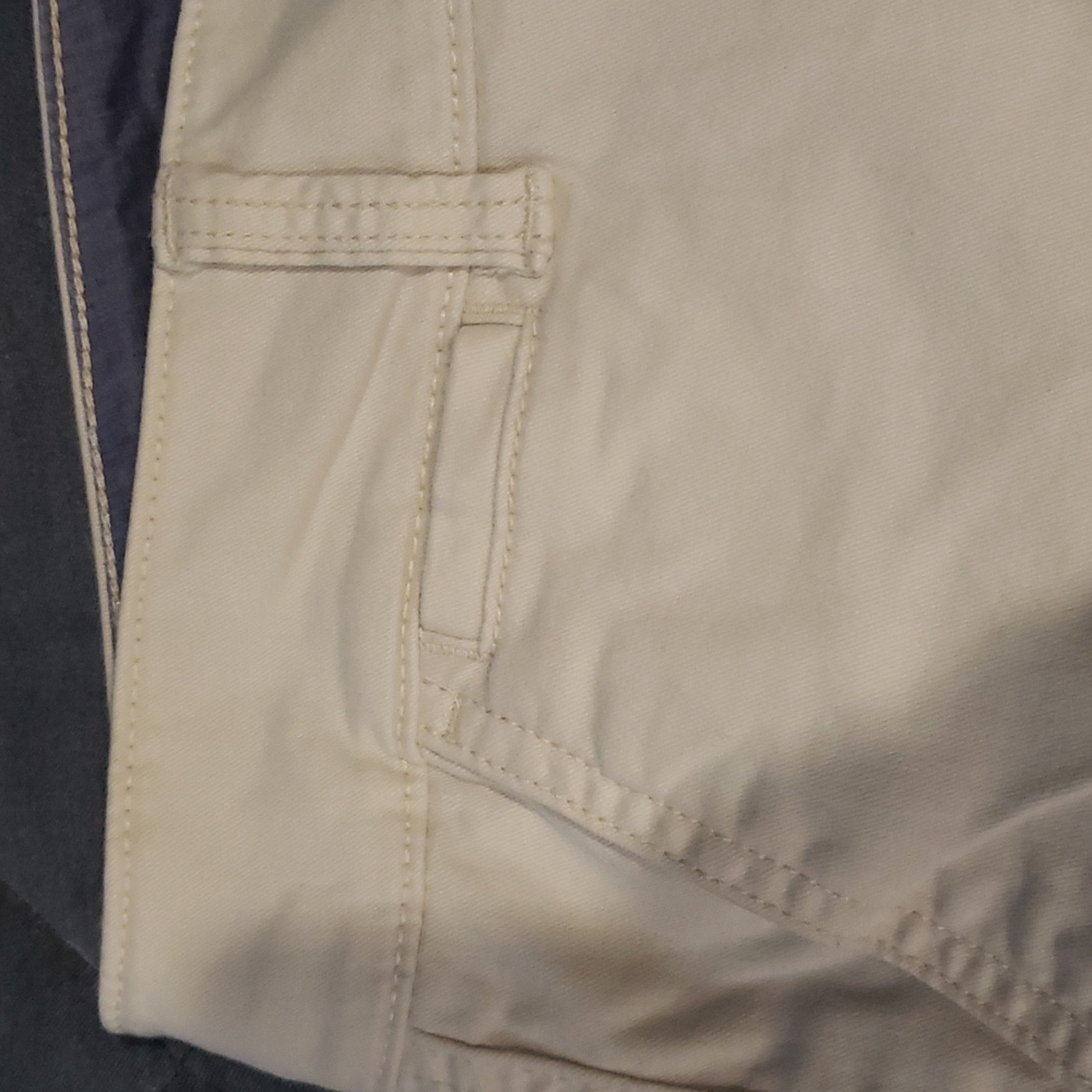 American Eagle Khaki Shorts - Picture 3 of 9